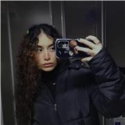 Studentessa universitaria, con alta padronanza della lingua inglese.Grazie alle mie esperienze all'estero